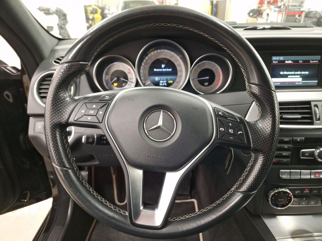 Mercedes-Benz C 2014 Musta