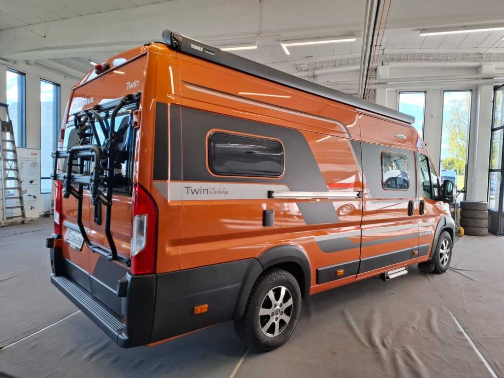 Adria Twin Supreme 640 SLB 2022 Oranssi