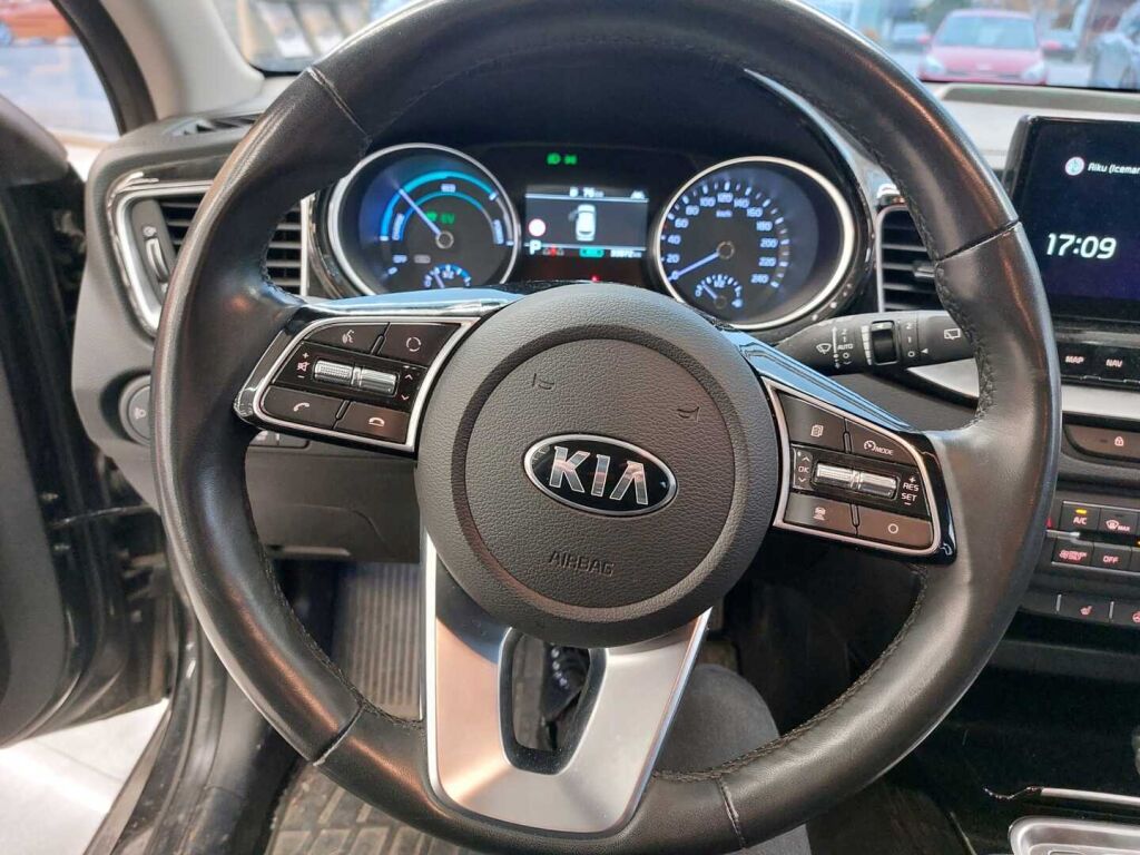 Kia Ceed 2020 Musta