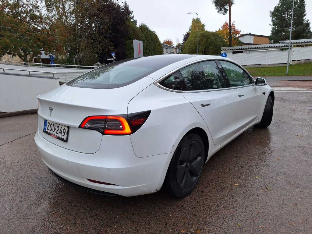 Tesla Model 3 2020 Valkoinen