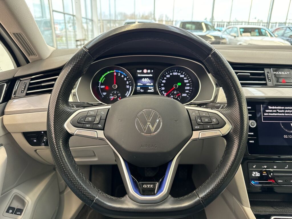 Volkswagen Passat 2021 Valkoinen