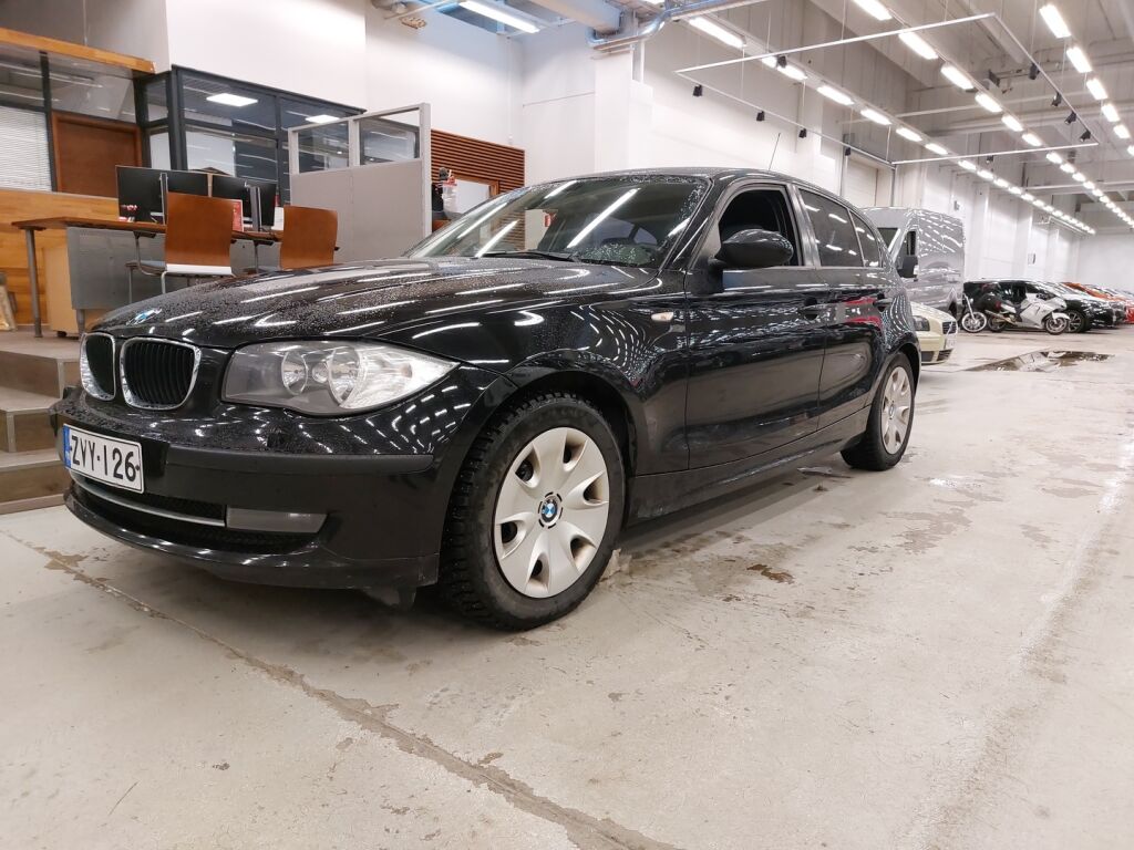 BMW 116 2008 Musta